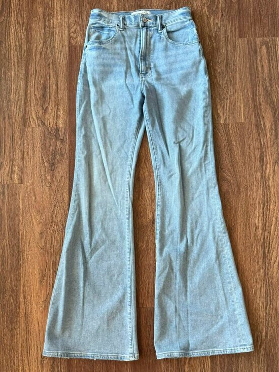 Abercrombie & Fitch Denim - The Flare Ultra High Rise